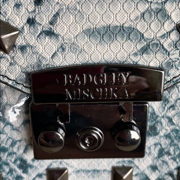 NWT Badgley Mischka Snakeskin Vegan Leather Bag. - Picture 7 of 8